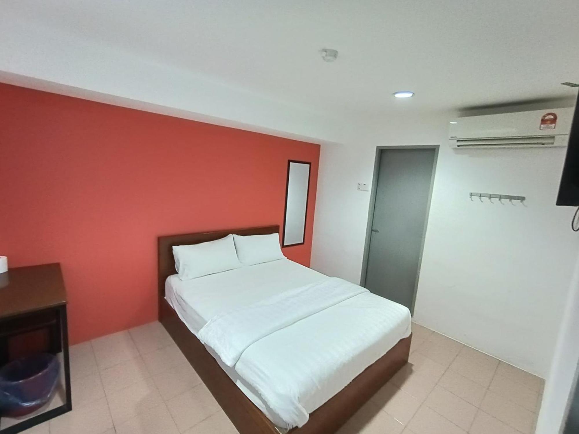 Lux Hotel تيلوك إنتان المظهر الخارجي الصورة